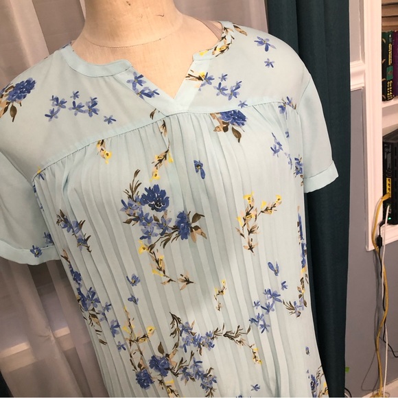 Spring floral blouse - Picture 3 of 4